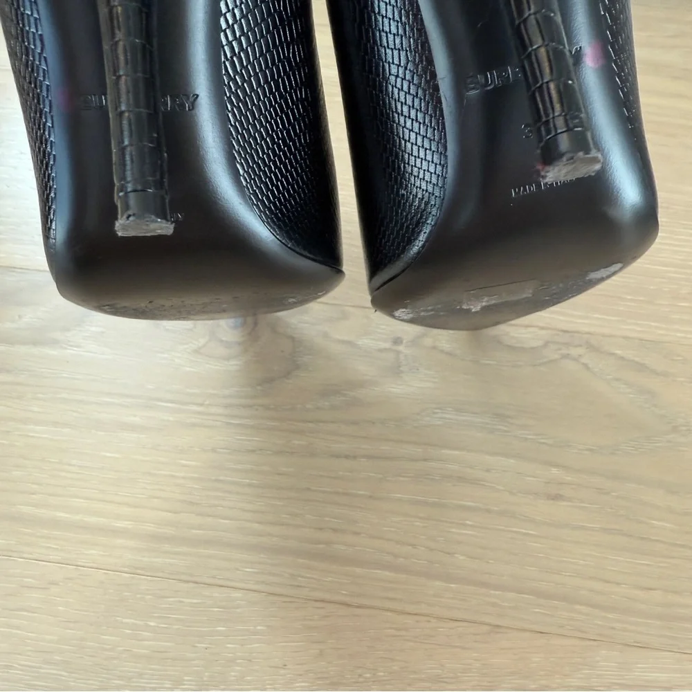 Burberry Lizard-Embossed Black Leather Pumps – Size 38 - Picture 11 of 13